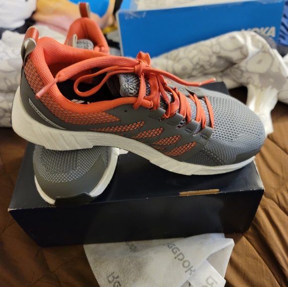 Reebok - Picture 4 of 4